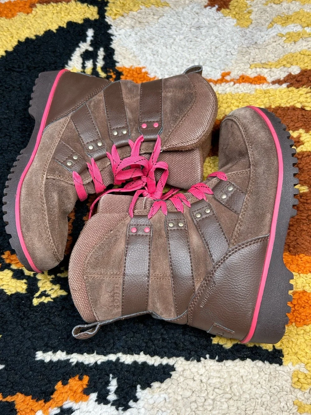 SOREL, Meadow lace up waterproof boots!!